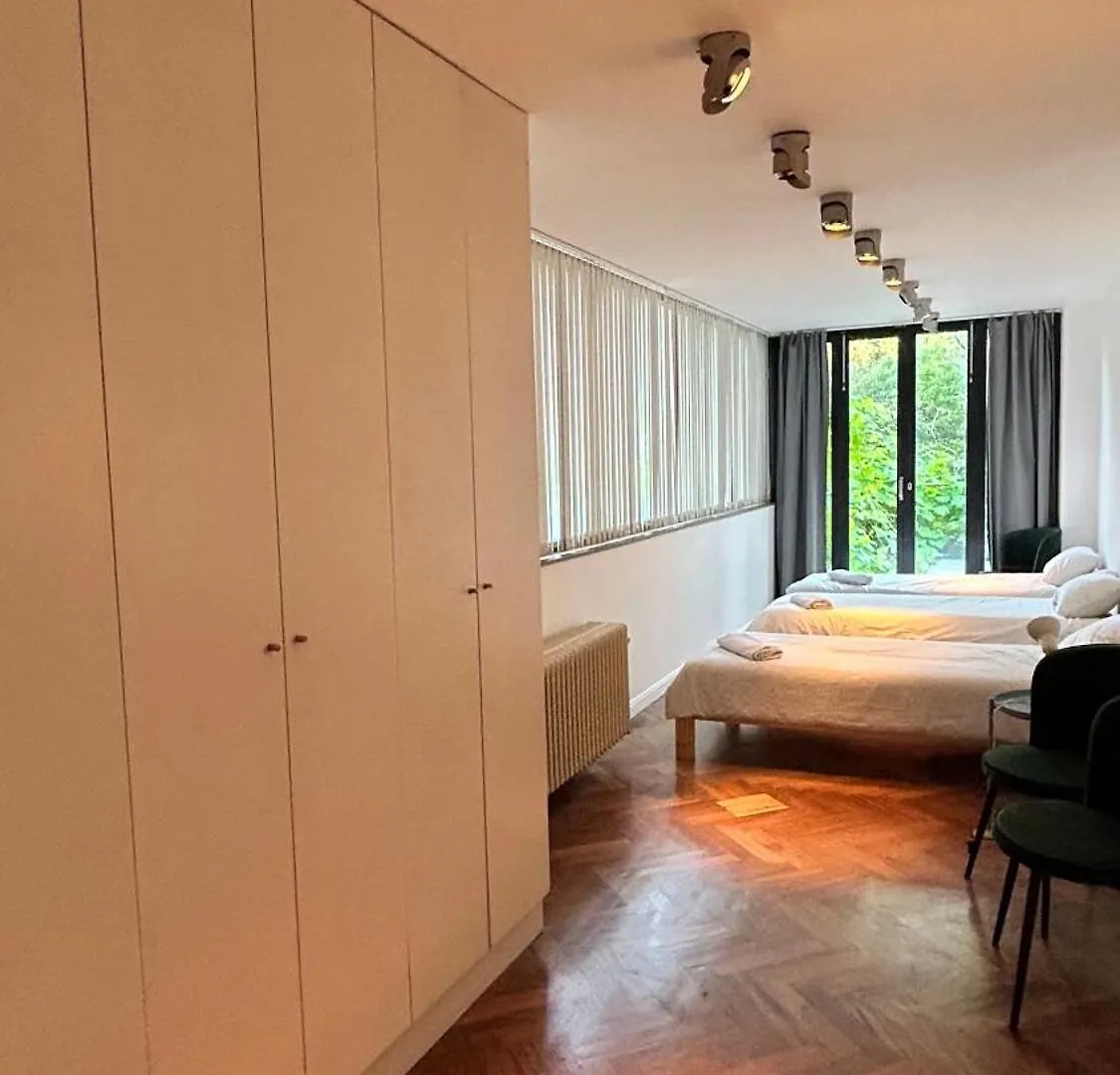 בית נופש הוילה House Of Antwerp- 4Bdr W Private Garden
